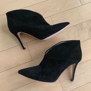 NWOT Boden stunning black suede booties.